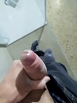 nofaceloverss online show from December 22, 2025, 2:39 pm