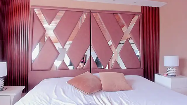 Karol Yannil online show from November 29, 2025, 8:09 pm