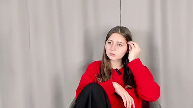 SophiaHalligan online show from November 29, 2025, 1:11 pm