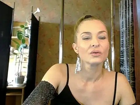 Soniakiss online show from April 8, 2026, 1:45 pm