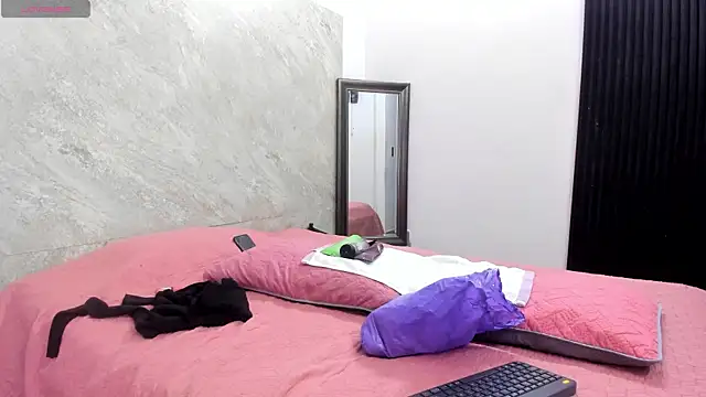 Snapshot of Bambi_10 chatting on November 29, 2025, 7:36 pm Bambi 10 online show from November 29, 2025, 7:36 pm