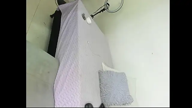 Snapshot of violetaebony chatting on February 22, 2026, 8:32 pm violetaebony online show from February 22, 2026, 8:32 pm