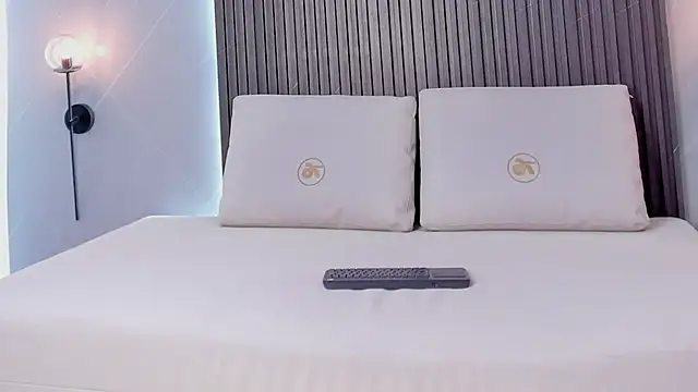 Snapshot of evony_becker_ chatting on December 18, 2025, 11:14 am evony becker online show from December 18, 2025, 11:14 am