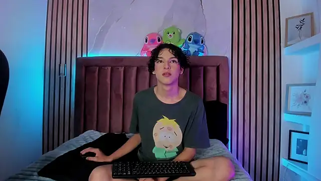 SthepanodiMonaco online show from April 15, 2026, 3:23 am