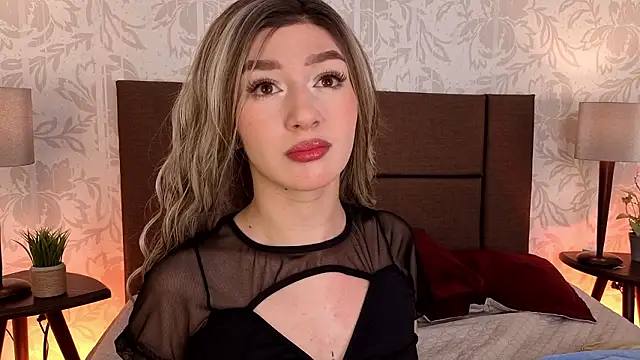 Snapshot of Paolagh_ chatting on February 28, 2026, 3:39 am Paolagh online show from February 28, 2026, 3:39 am