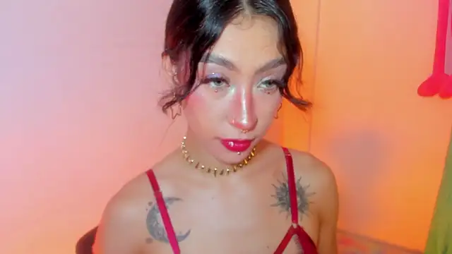 Snapshot of Ounla_Sweet chatting on May 8, 2026, 1:31 am Ounla Sweet online show from May 8, 2026, 1:31 am