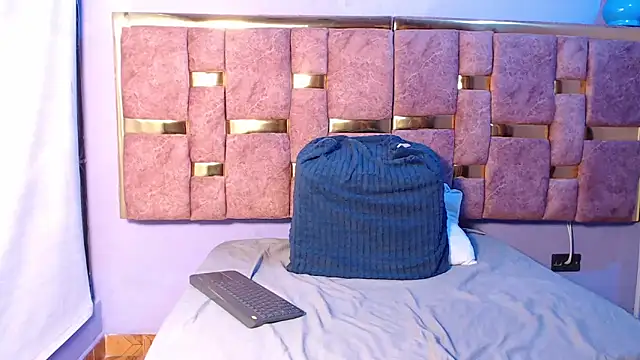  Caroline34 online show from March 25, 2026, 10:25 am