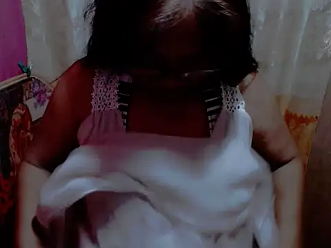 Snapshot of fireflower70 chatting on January 19, 2026, 11:47 am fireflower70 online show from January 19, 2026, 11:47 am