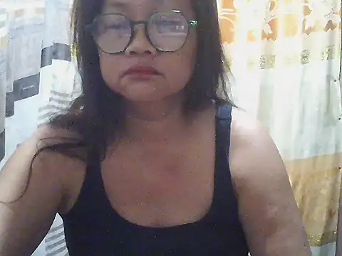Snapshot of fireflower70 chatting on June 4, 2026, 4:11 pm fireflower70 online show from June 4, 2026, 4:11 pm