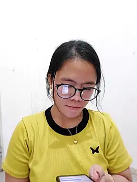 xxdreamgirl69 online show from February 23, 2026, 1:12 pm