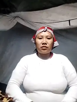 Snapshot of LeoPet2x chatting on December 22, 2025, 11:38 pm LeoPet2x online show from December 22, 2025, 11:38 pm