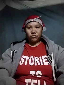 Snapshot of LeoPet2x chatting on December 18, 2025, 10:46 pm LeoPet2x online show from December 18, 2025, 10:46 pm