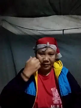 Snapshot of LeoPet2x chatting on December 19, 2025, 10:56 pm LeoPet2x online show from December 19, 2025, 10:56 pm