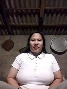 Snapshot of LeoPet2x chatting on February 16, 2026, 9:02 pm LeoPet2x online show from February 16, 2026, 9:02 pm