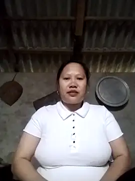 Snapshot of LeoPet2x chatting on February 18, 2026, 4:10 am LeoPet2x online show from February 18, 2026, 4:10 am