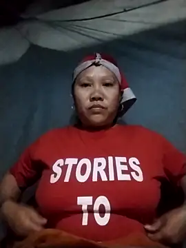 Snapshot of LeoPet2x chatting on December 17, 2025, 10:26 pm LeoPet2x online show from December 17, 2025, 10:26 pm