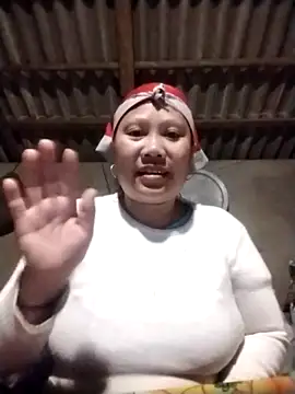 Snapshot of LeoPet2x chatting on December 15, 2025, 9:53 pm LeoPet2x online show from December 15, 2025, 9:53 pm