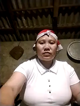 Snapshot of LeoPet2x chatting on February 24, 2026, 5:58 pm LeoPet2x online show from February 24, 2026, 5:58 pm