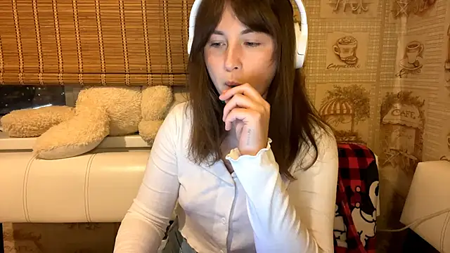 Tessa Muse online show from December 4, 2025, 3:33 pm