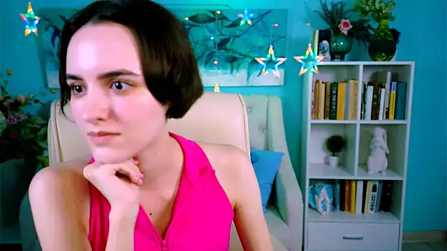 KateWillows online show from November 28, 2025, 12:38 pm