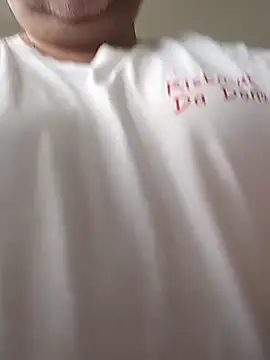 Snapshot of piccionetestardo chatting on November 29, 2025, 11:32 am piccionetestardo online show from November 29, 2025, 11:32 am