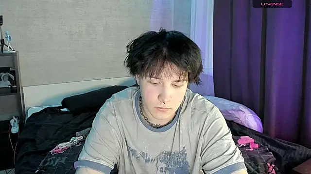 miya meow miku online show from December 17, 2025, 6:57 pm