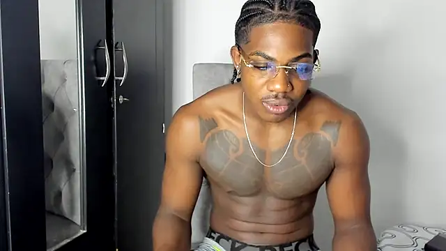 Snapshot of Darktemp_ chatting on February 24, 2026, 11:33 am Darktemp online show from February 24, 2026, 11:33 am