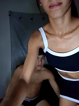 Snapshot of loveof_twolove2 chatting on November 30, 2025, 9:37 pm loveof twolove2 online show from November 30, 2025, 9:37 pm