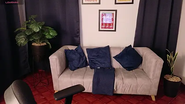 MilfArlet online show from January 14, 2026, 1:26 pm