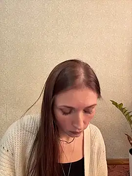 Snapshot of ZaraHill chatting on December 1, 2025, 4:35 am ZaraHill online show from December 1, 2025, 4:35 am