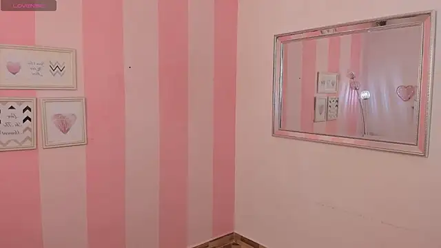 Amaia Monroe online show from April 18, 2026, 1:41 am