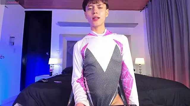 Brenda Tina online show from December 17, 2025, 8:14 pm