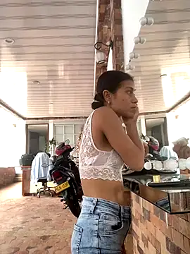 AnitaDuque online show from December 2, 2025, 1:13 pm