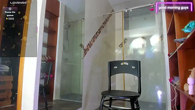 AnitaDuque online show from February 22, 2026, 4:04 am