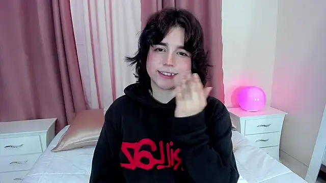 Snapshot of daniellesins2 chatting on December 1, 2025, 12:50 pm daniellesins2 online show from December 1, 2025, 12:50 pm