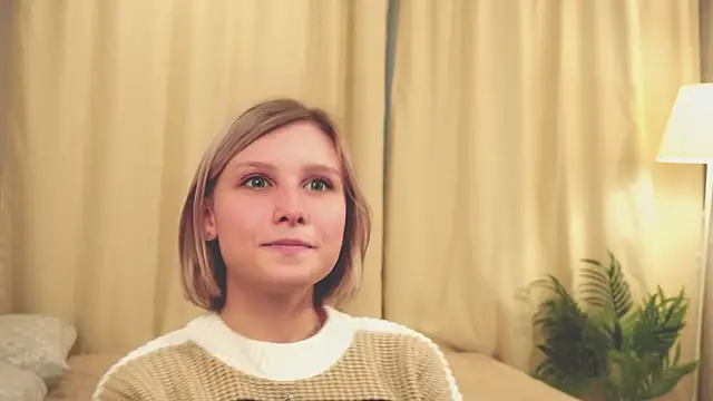 Snapshot of NetaVongsamphanh chatting on December 1, 2025, 10:49 am NetaVongsamphanh online show from December 1, 2025, 10:49 am