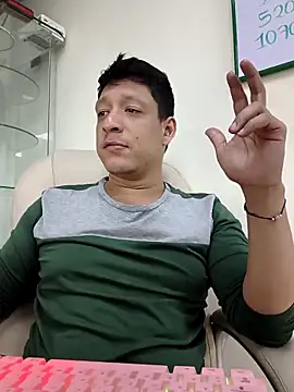 Snapshot of KairoStormX chatting on December 16, 2025, 10:25 pm KairoStormX online show from December 16, 2025, 10:25 pm