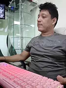 Snapshot of KairoStormX chatting on December 20, 2025, 1:08 am KairoStormX online show from December 20, 2025, 1:08 am