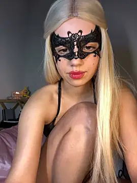 Snapshot of s4rah chatting on February 1, 2026, 4:11 am s4rah online show from February 1, 2026, 4:11 am