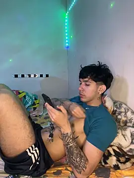 wil hot online show from December 1, 2025, 3:35 pm