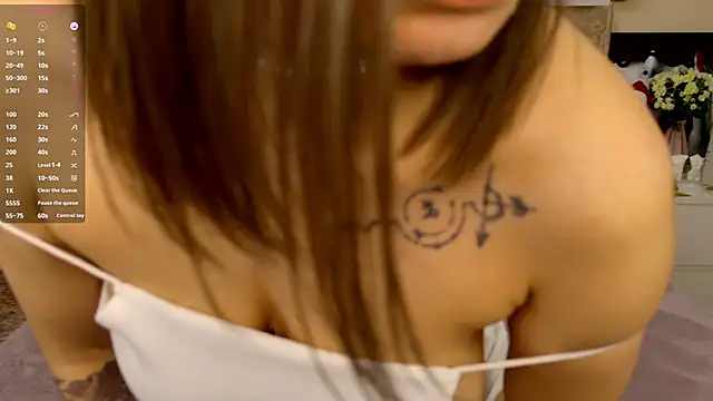 EstherPeachX online show from December 21, 2025, 12:02 am