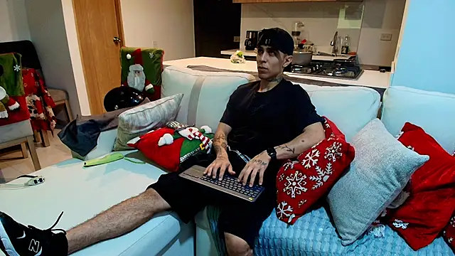 Snapshot of liorvante chatting on December 18, 2025, 3:22 am liorvante online show from December 18, 2025, 3:22 am