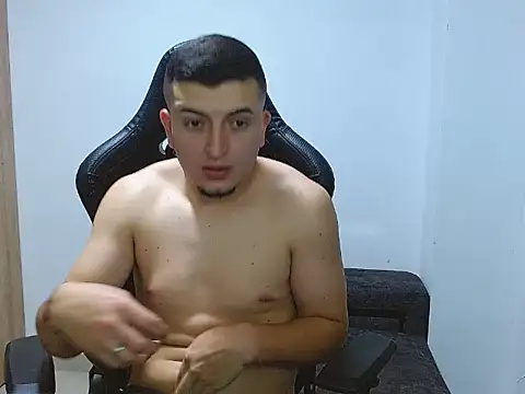 Snapshot of Liam_jones10 chatting on December 2, 2025, 4:58 am Liam jones10 online show from December 2, 2025, 4:58 am