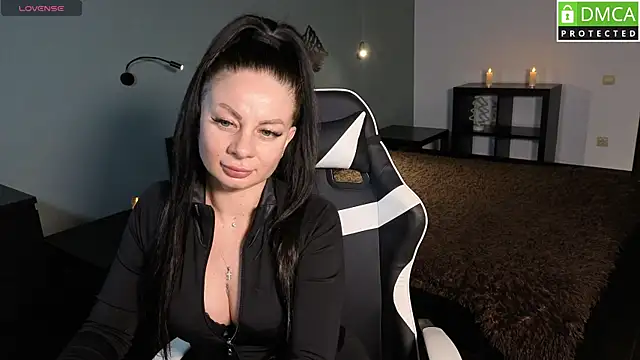 Snapshot of BettyMoon1 chatting on December 3, 2025, 12:48 pm BettyMoon1 online show from December 3, 2025, 12:48 pm