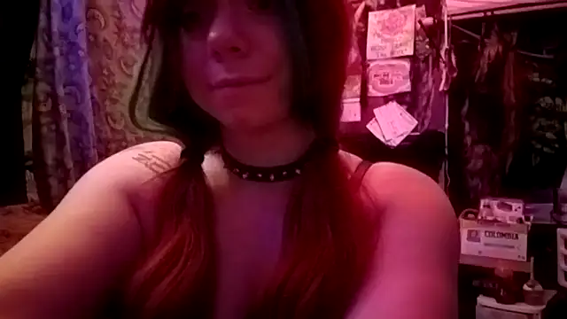 Snapshot of spunfoxxx chatting on December 20, 2025, 11:07 pm spunfoxxx online show from December 20, 2025, 11:07 pm