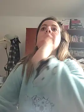 Sareyxon online show from December 2, 2025, 8:16 am