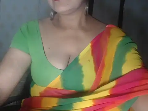 Snapshot of Hotronita123 chatting on May 6, 2026, 5:06 pm Hotronita123 online show from May 6, 2026, 5:06 pm