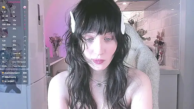 MePretty online show from March 15, 2025, 8:32 pm