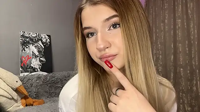 VikkiWittel online show from December 4, 2025, 5:01 pm