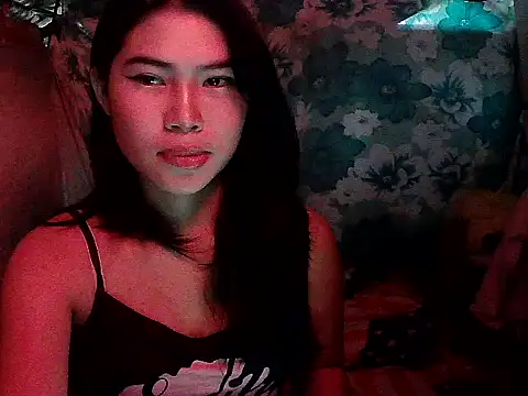 Allysonxx05 online show from January 15, 2026, 11:41 pm